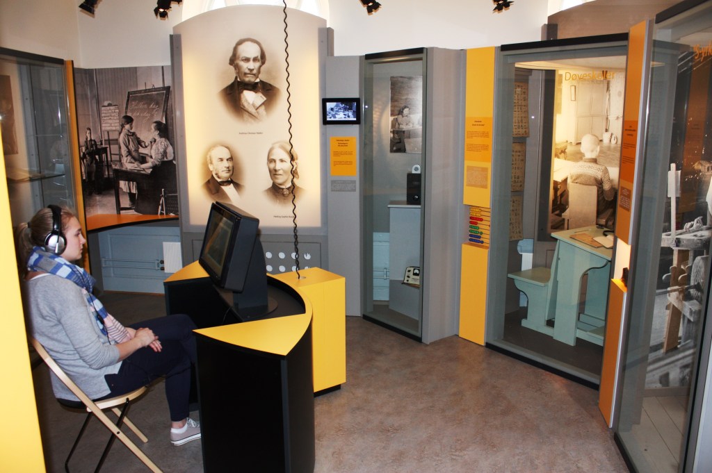 Bilder av alvorlige mennesker er en viktig del av de døves historie