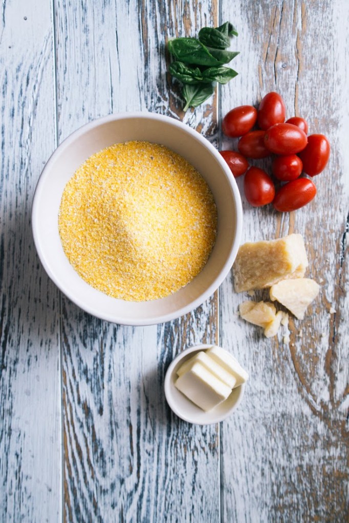 Bilde fra http://joannagoddard.blogspot.no/2014/03/parmesan-grits-with-roasted-tomatoes.html